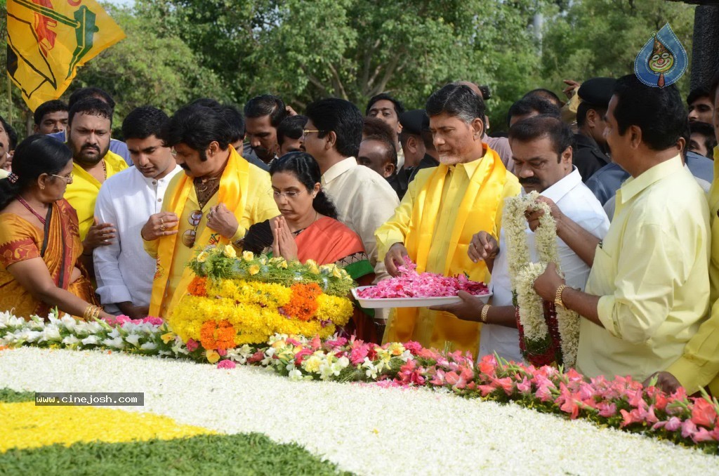 Nandamuri Family at NTR Ghat - 5 / 141 photos