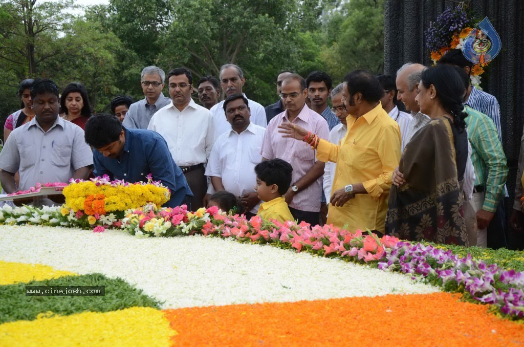 Nandamuri Family at NTR Ghat - 10 / 141 photos