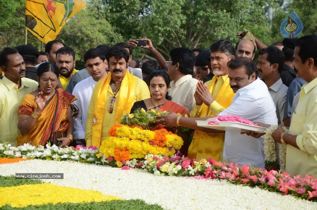 Nandamuri Family at NTR Ghat - 11 / 141 photos