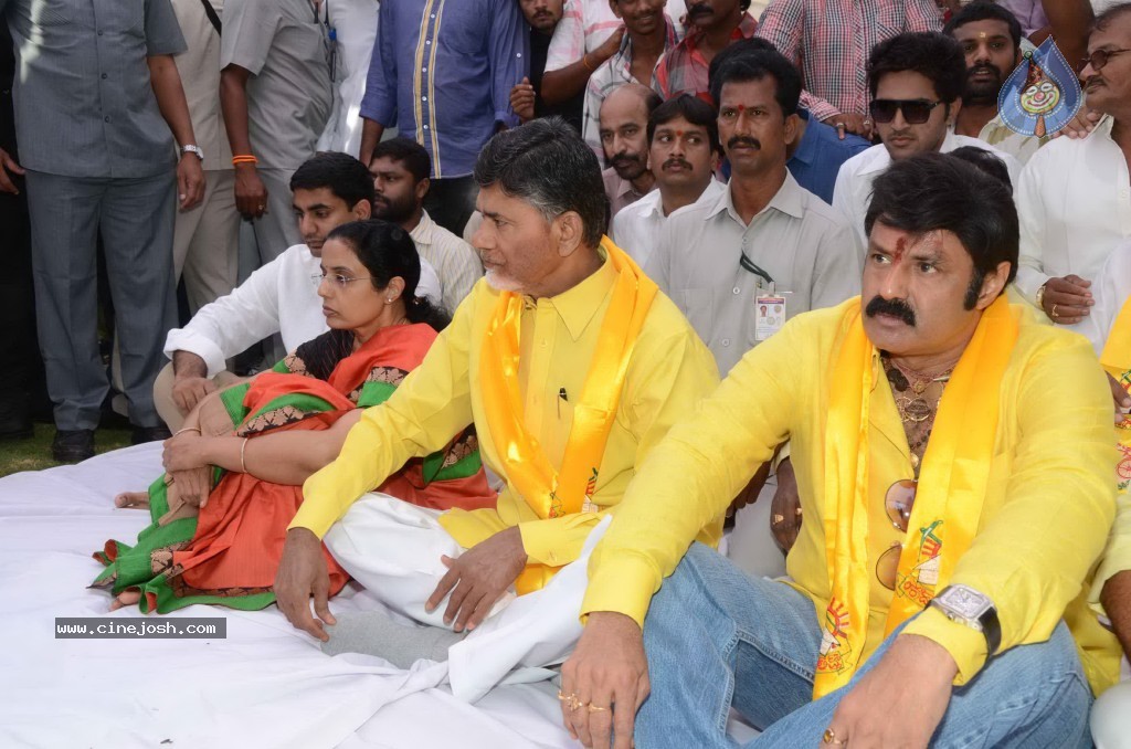 Nandamuri Family at NTR Ghat - 13 / 141 photos