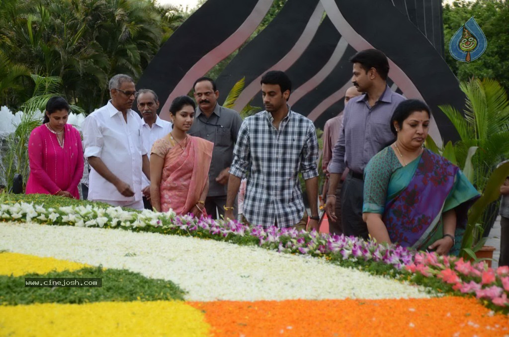 Nandamuri Family at NTR Ghat - 20 / 141 photos