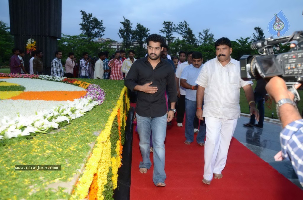 Nandamuri Family at NTR Ghat - 28 / 141 photos
