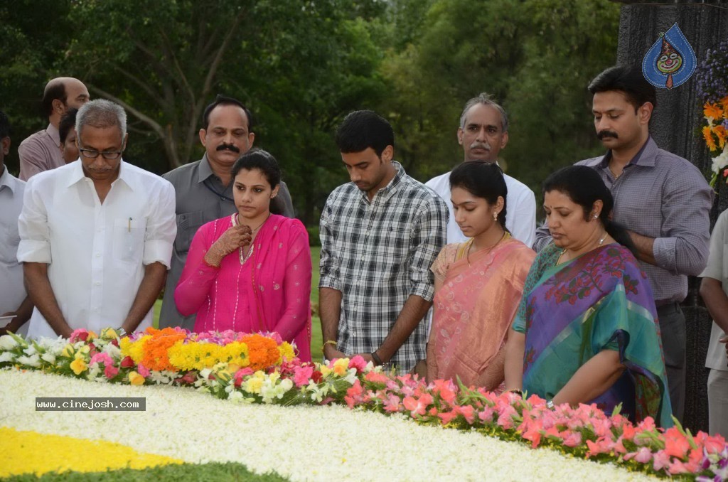 Nandamuri Family at NTR Ghat - 81 / 141 photos