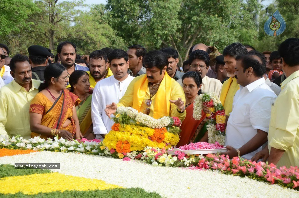Nandamuri Family at NTR Ghat - 85 / 141 photos