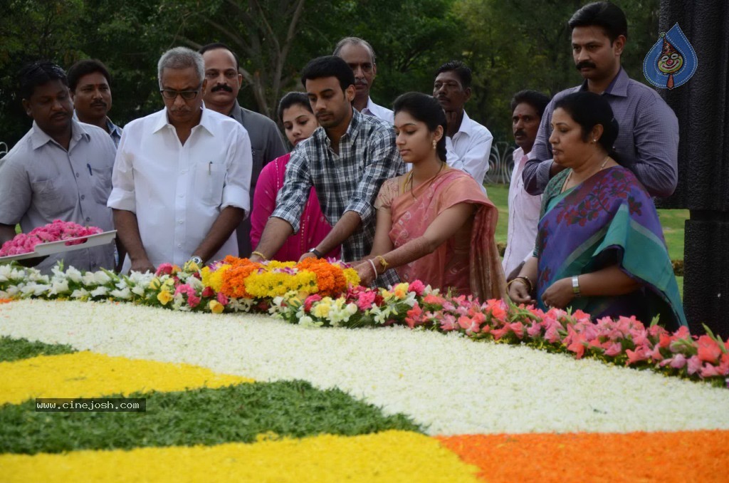 Nandamuri Family at NTR Ghat - 90 / 141 photos