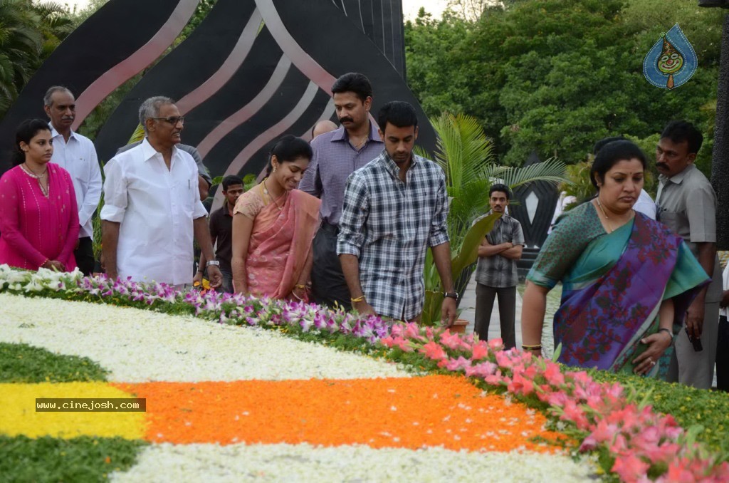 Nandamuri Family at NTR Ghat - 100 / 141 photos