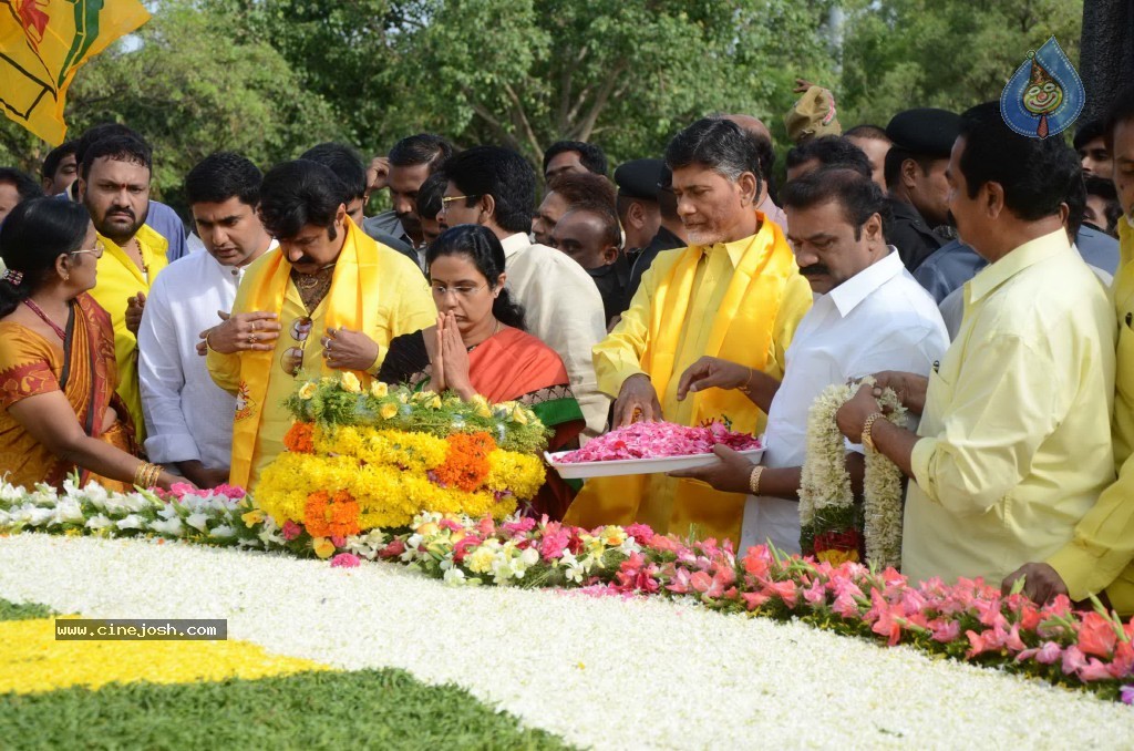 Nandamuri Family at NTR Ghat - 122 / 141 photos