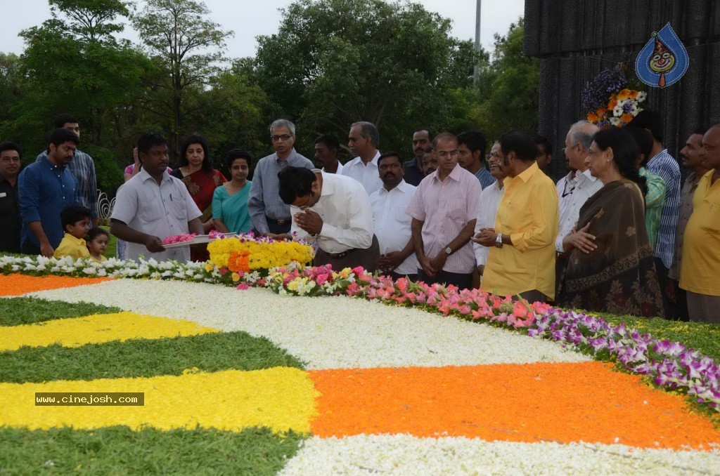 Nandamuri Family at NTR Ghat - 126 / 141 photos