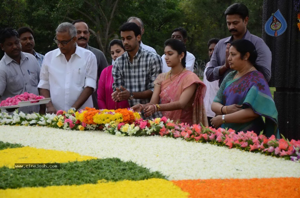 Nandamuri Family at NTR Ghat - 127 / 141 photos