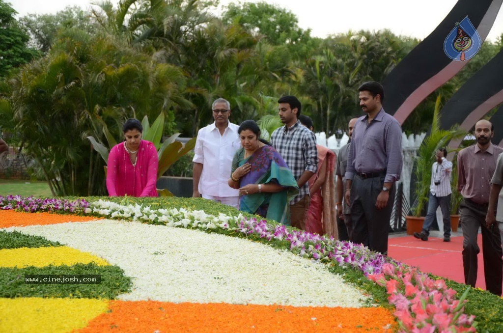 Nandamuri Family at NTR Ghat - 131 / 141 photos