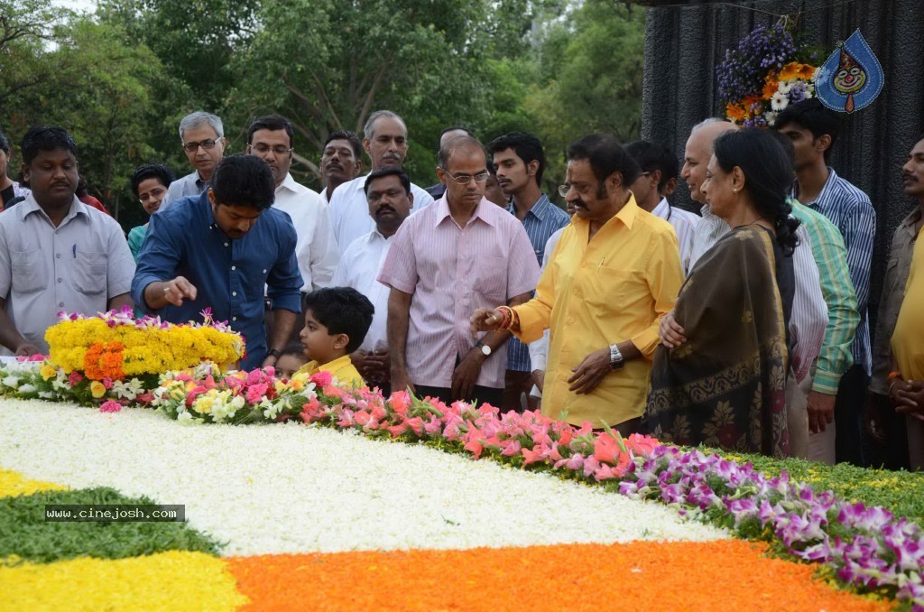 Nandamuri Family at NTR Ghat - 136 / 141 photos