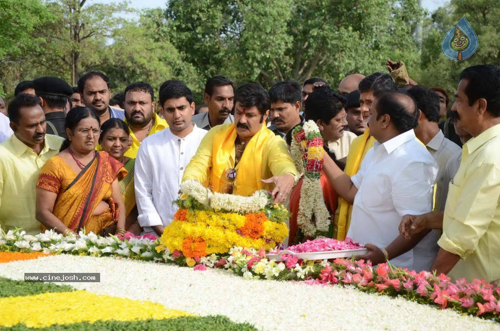 Nandamuri Family at NTR Ghat - 141 / 141 photos