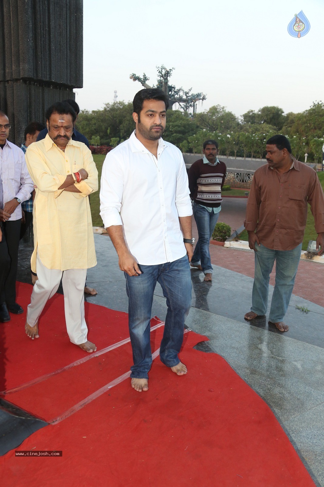 Nandamuri Family Members at NTR Ghat - 88 / 120 photos