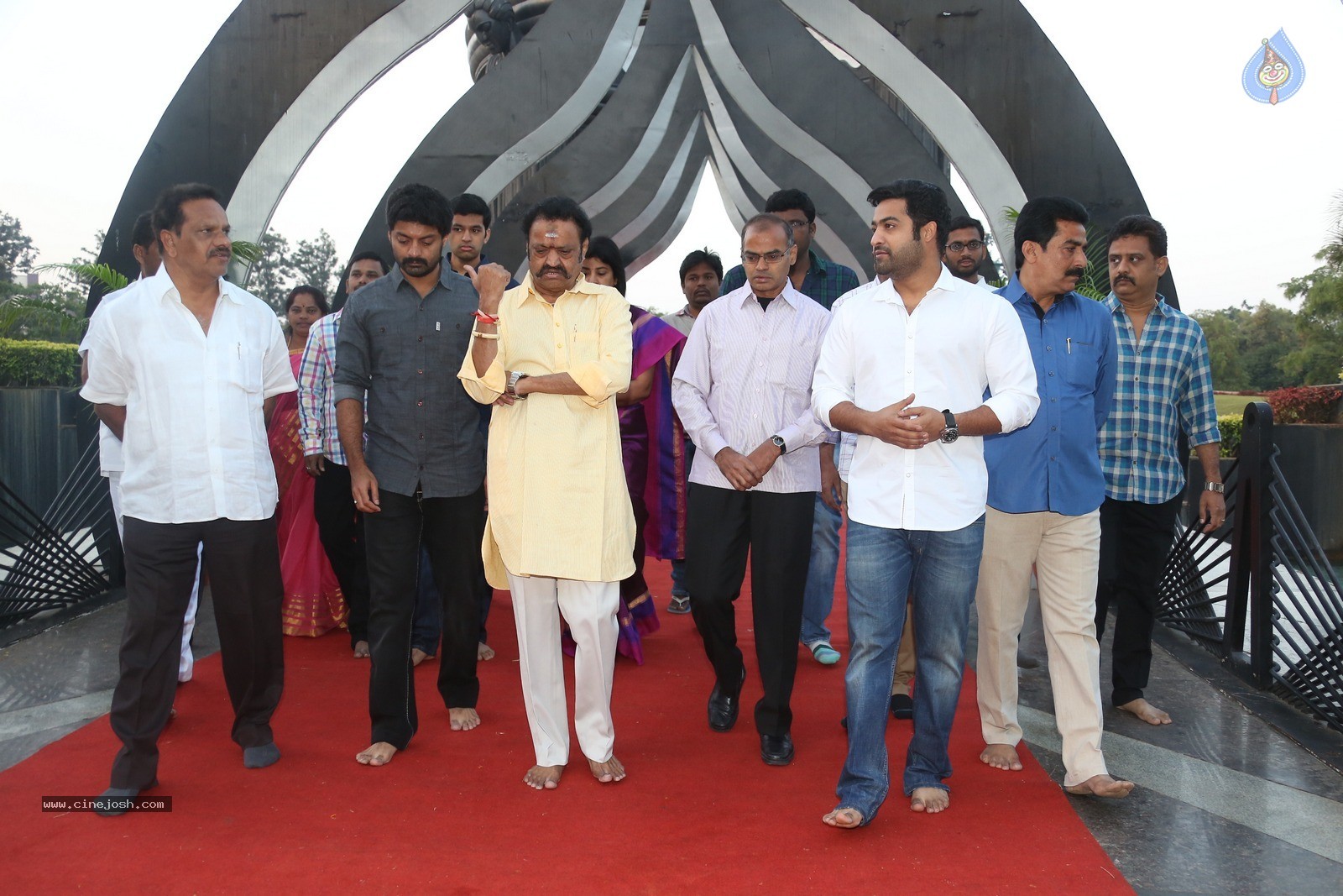 Nandamuri Family Members at NTR Ghat - 104 / 120 photos