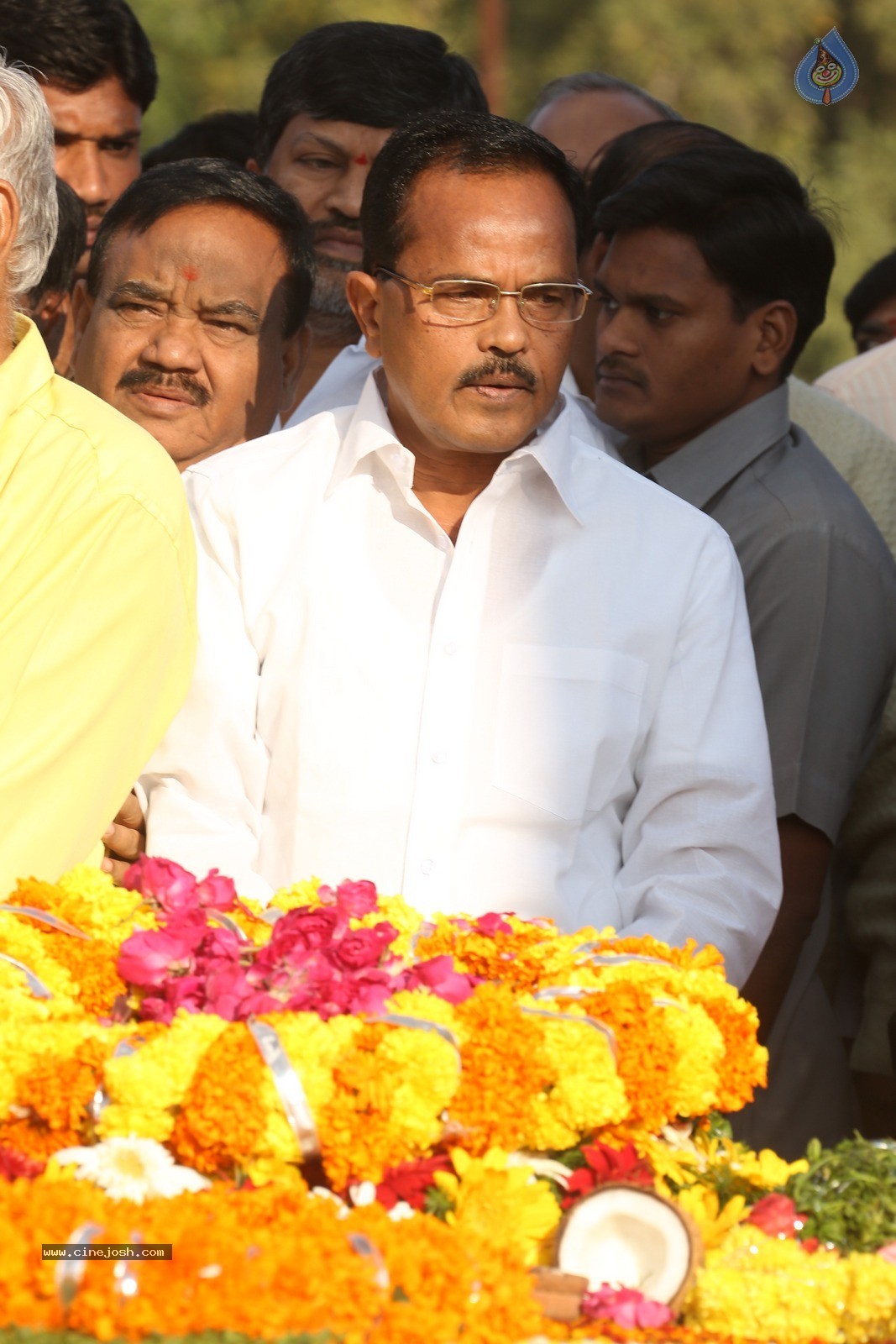 Nandamuri Family Members at NTR Ghat - 120 / 120 photos