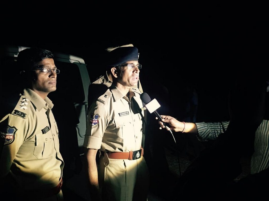 Nandamuri Janakiram Accident Spot Photos - 3 / 8 photos