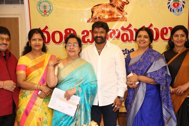 Nandi Awards Committees Press Meet - 15 / 100 photos