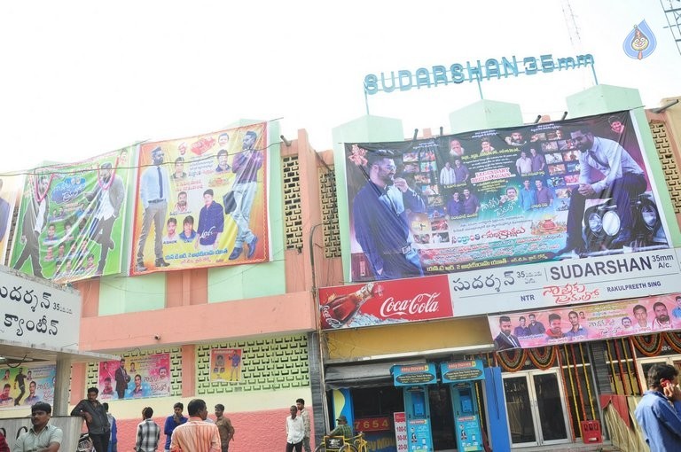 Nannaku Prematho Theater Coverage - 33 / 97 photos