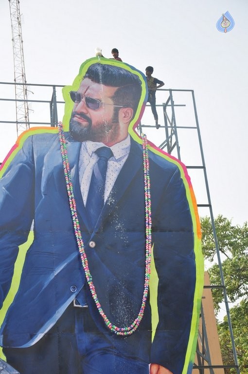 Nannaku Prematho Theater Coverage - 57 / 97 photos