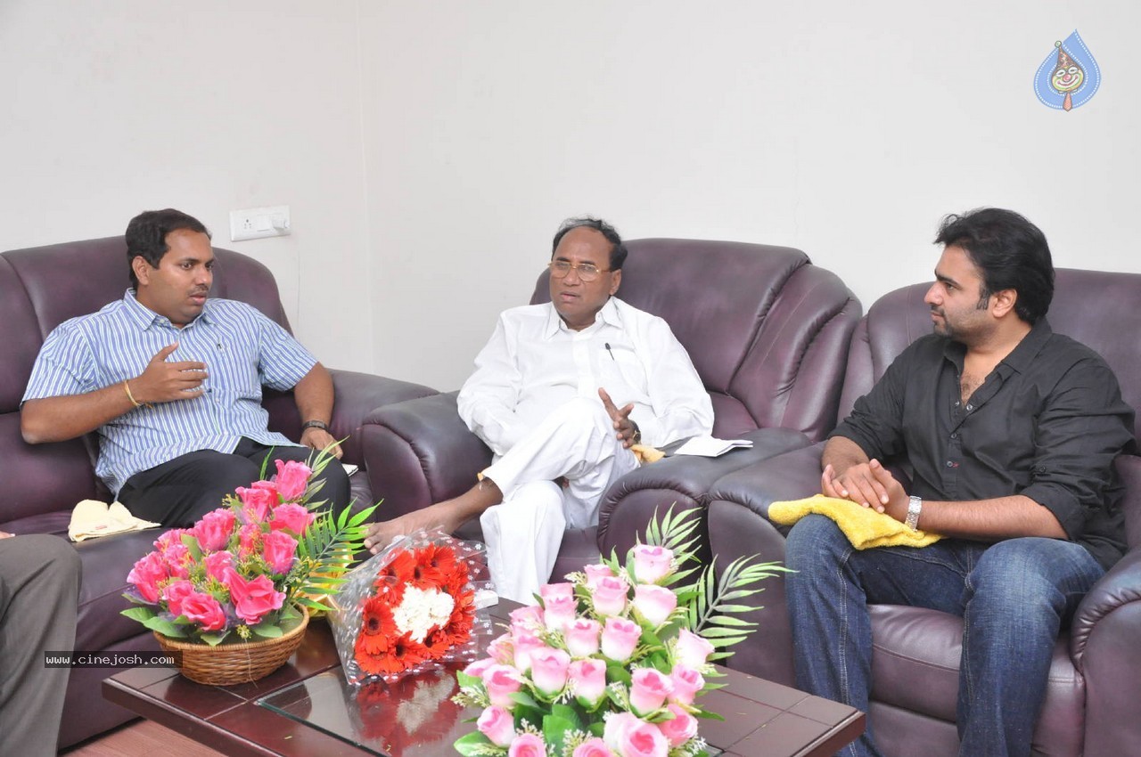 Nara Rohit at Eswar College Anniversary Event - 7 / 128 photos