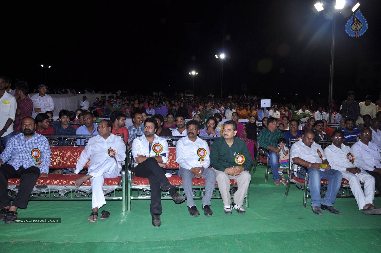Nara Rohit at Eswar College Anniversary Event - 20 / 128 photos