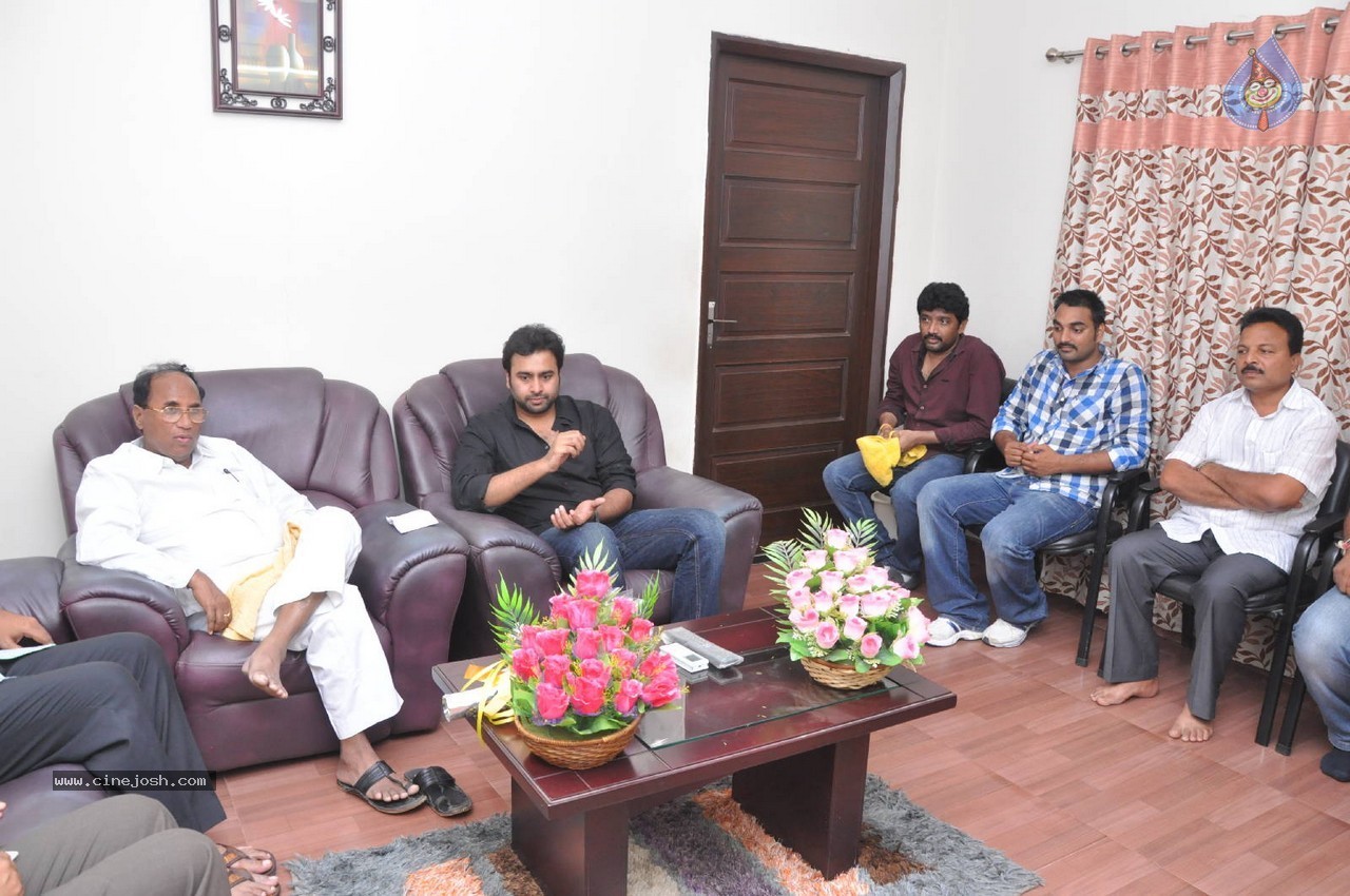 Nara Rohit at Eswar College Anniversary Event - 46 / 128 photos