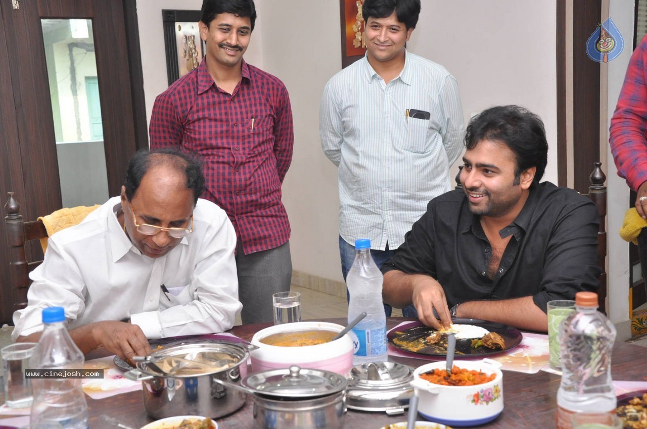Nara Rohit at Eswar College Anniversary Event - 56 / 128 photos