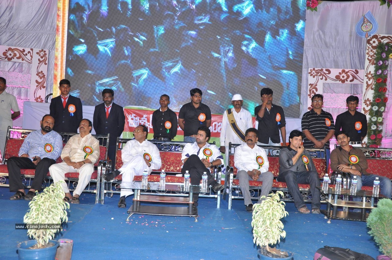 Nara Rohit at Eswar College Anniversary Event - 70 / 128 photos