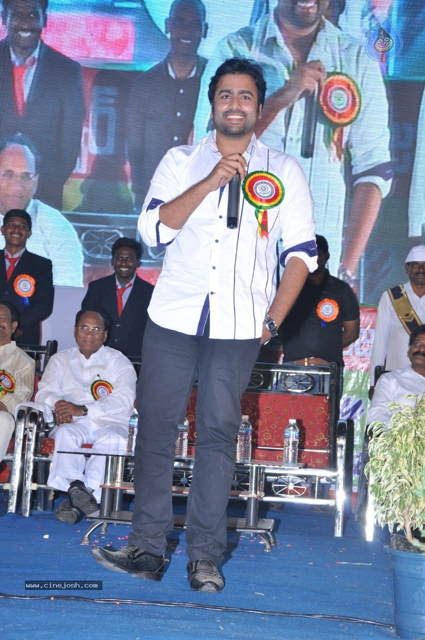 Nara Rohit at Eswar College Anniversary Event - 73 / 128 photos