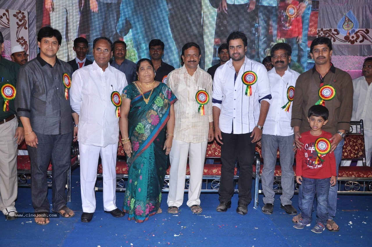 Nara Rohit at Eswar College Anniversary Event - 75 / 128 photos