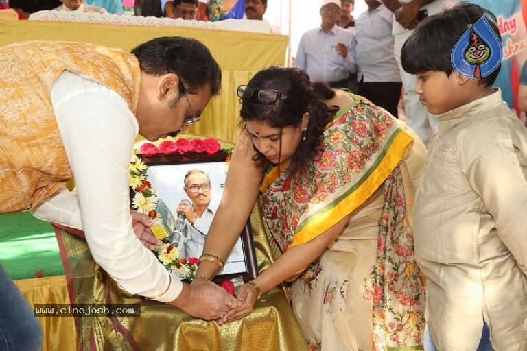 Naresh Birthday Celebrations 2018 Photos - 11 / 20 photos