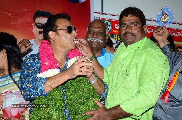 Naresh Vijaya krishna Birthday Celebrations 2019 - 3 / 56 photos