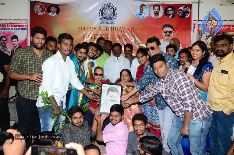 Naresh Vijaya krishna Birthday Celebrations 2019 - 21 / 56 photos