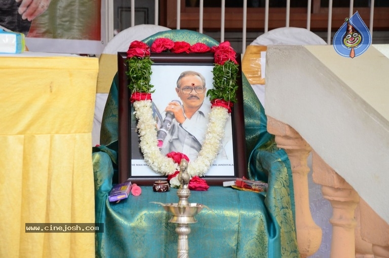 Naresh Vijaya krishna Birthday Celebrations 2019 - 23 / 56 photos