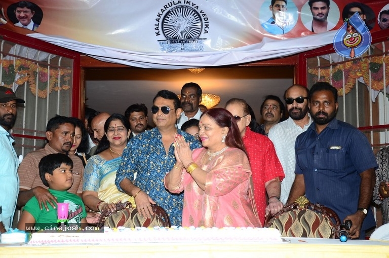 Naresh Vijaya krishna Birthday Celebrations 2019 - 31 / 56 photos