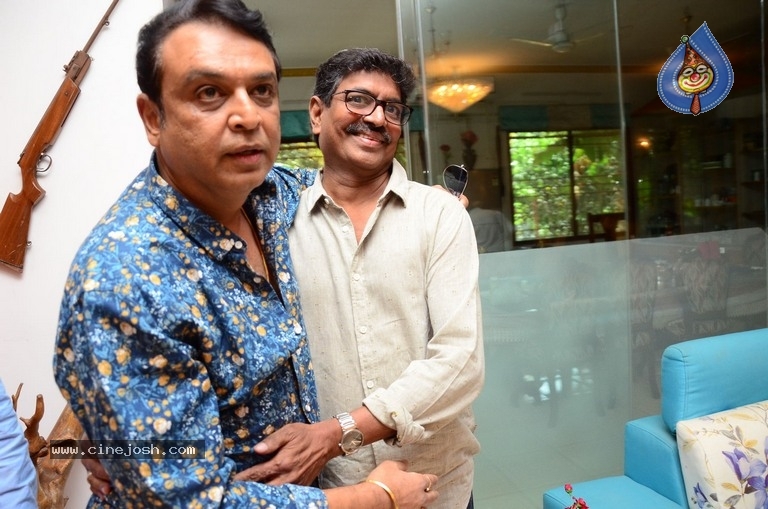 Naresh Vijaya krishna Birthday Celebrations 2019 - 36 / 56 photos