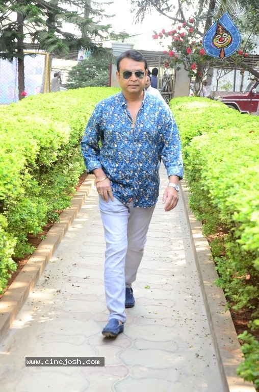 Naresh Vijaya krishna Birthday Celebrations 2019 - 46 / 56 photos