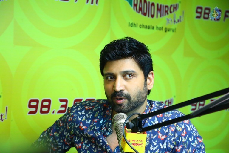 Naruda Donoruda Team at Radio Mirchi - 9 / 21 photos