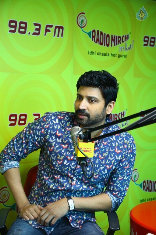 Naruda Donoruda Team at Radio Mirchi - 14 / 21 photos