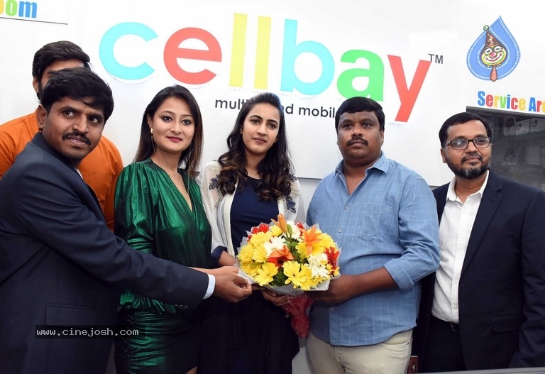 Niharika Konidela Launches 60th Store of CellBay - 13 / 28 photos