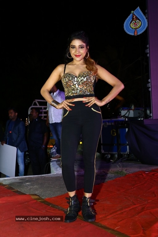 Non Alcoholic Asia Biggest New Year Bash 2019 - 28 / 28 photos