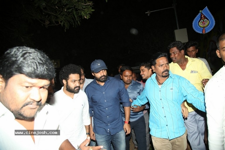 NTR and Kalyan Ram visit NTR Ghat on NTR Death Anniversary - 11 / 42 photos