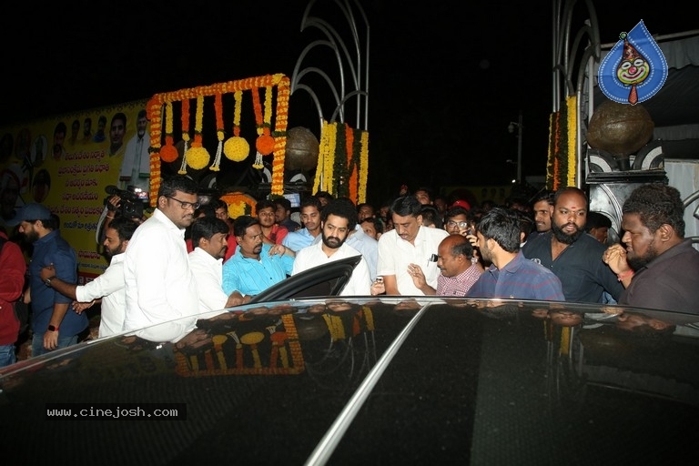 NTR and Kalyan Ram visit NTR Ghat on NTR Death Anniversary - 16 / 42 photos