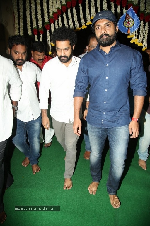 NTR and Kalyan Ram visit NTR Ghat on NTR Death Anniversary - 29 / 42 photos