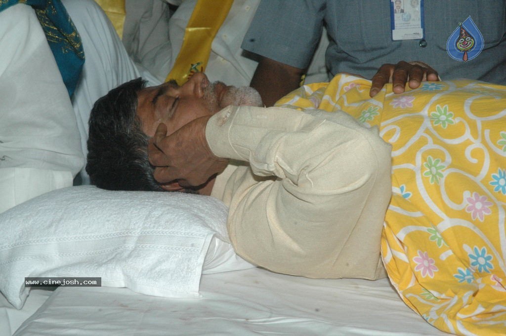 NTR and Political Leaders at Chandrababu Indefinite Fast - 50 / 74 photos