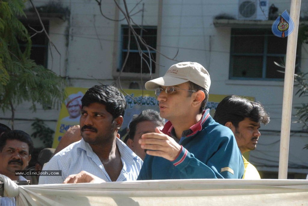 NTR and Political Leaders at Chandrababu Indefinite Fast - 51 / 74 photos