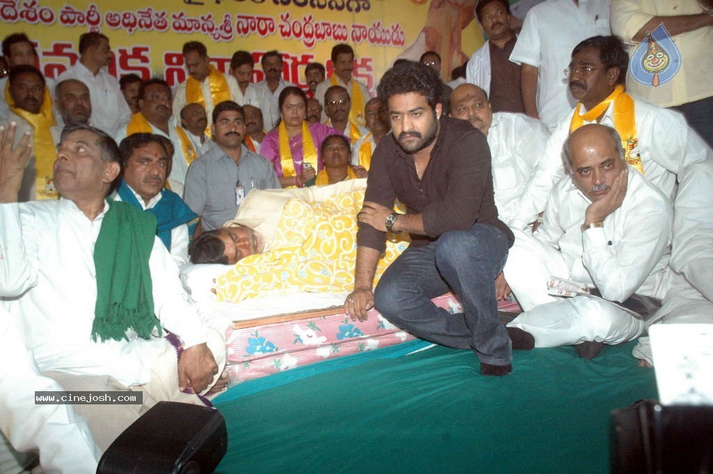 NTR and Political Leaders at Chandrababu Indefinite Fast - 60 / 74 photos