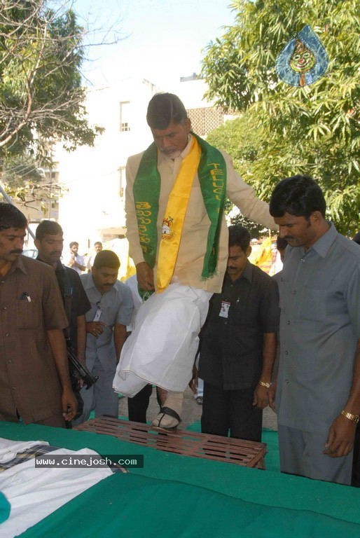 NTR and Political Leaders at Chandrababu Indefinite Fast - 65 / 74 photos