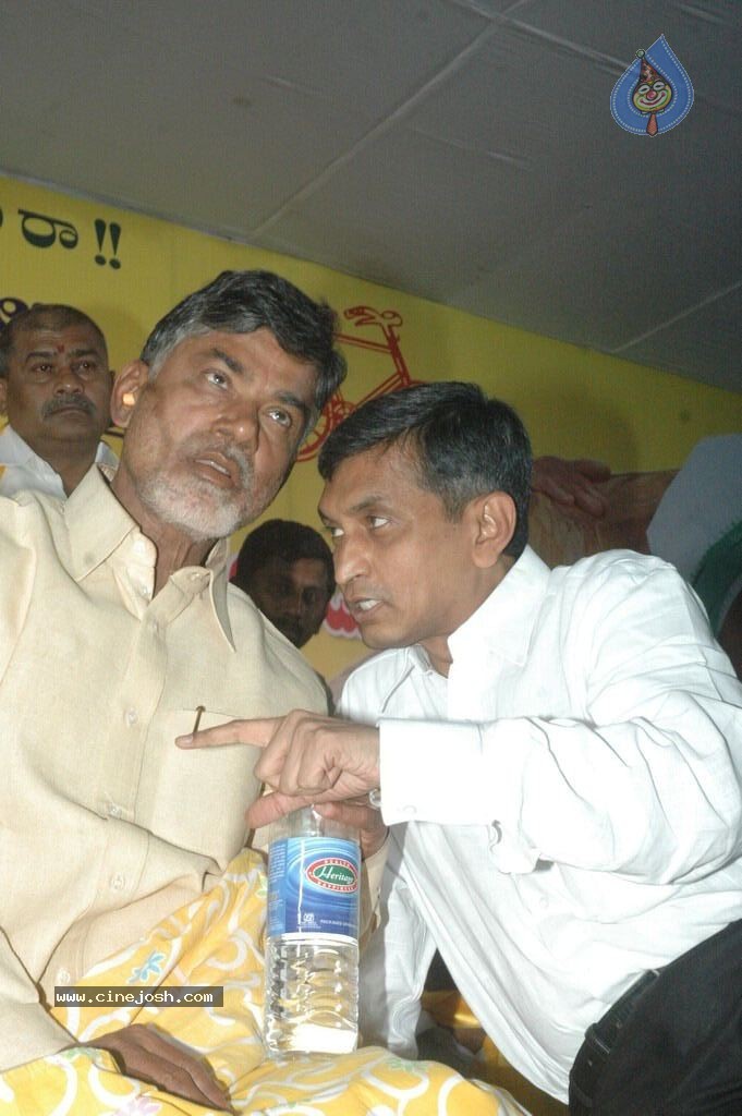 NTR and Political Leaders at Chandrababu Indefinite Fast - 73 / 74 photos