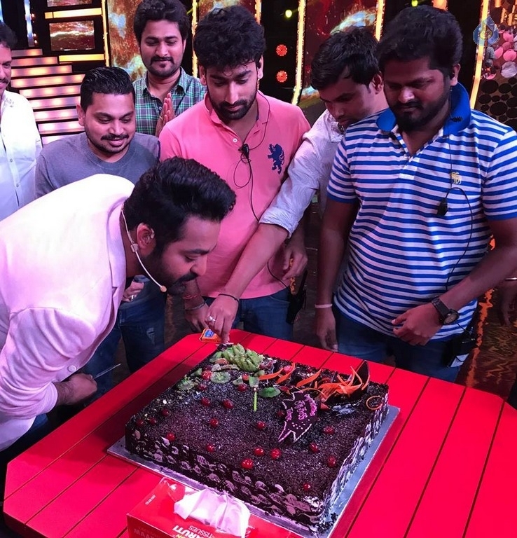 NTR Bigg Boss Success Celebrations - 2 / 3 photos